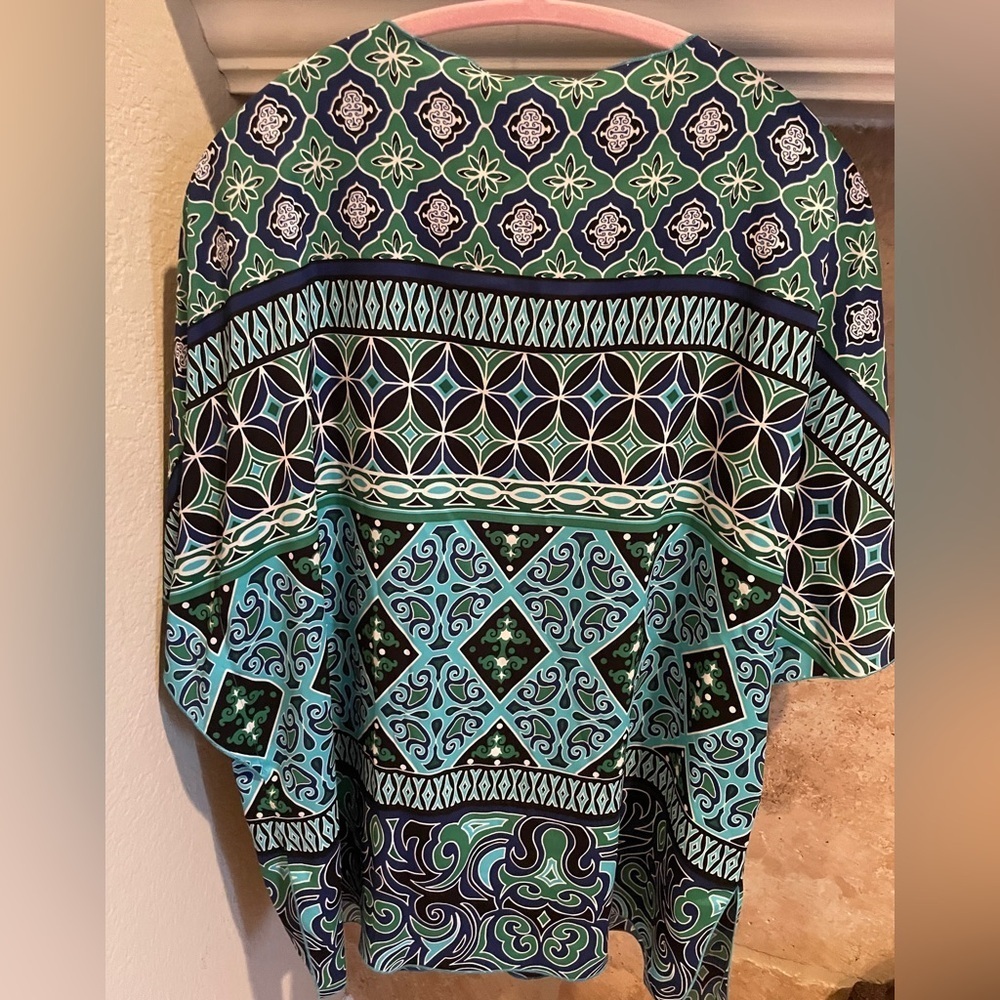 NWOT Chico’s Black Label Jeweled V-neck turquoise Blue geometric silky Poncho L - Picture 4 of 10
